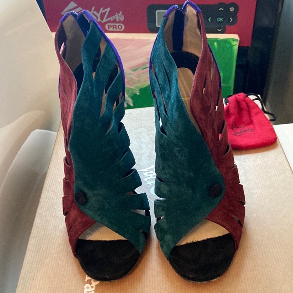 Size 6b Christian Louboutin Toot Mignonne 100 velour heels